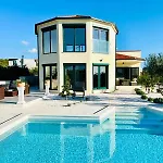 Traumhaftes Mit Pool Apartamento