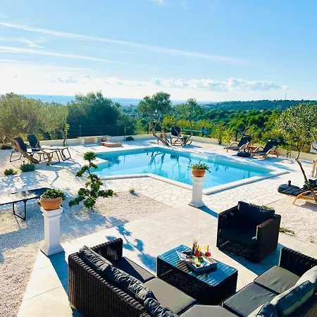 Traumhaftes Mit Pool Podglavica