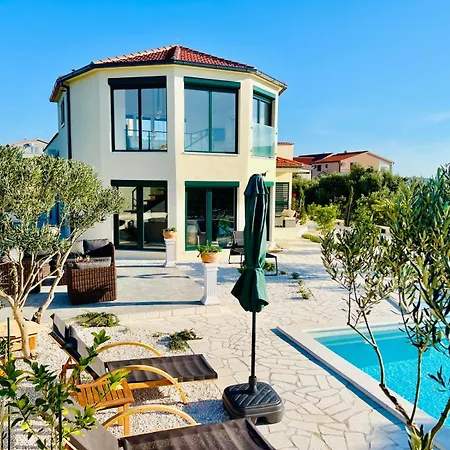 Appartamento Traumhaftes Mit Pool