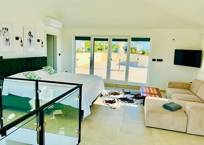 Traumhaftes Mit Pool