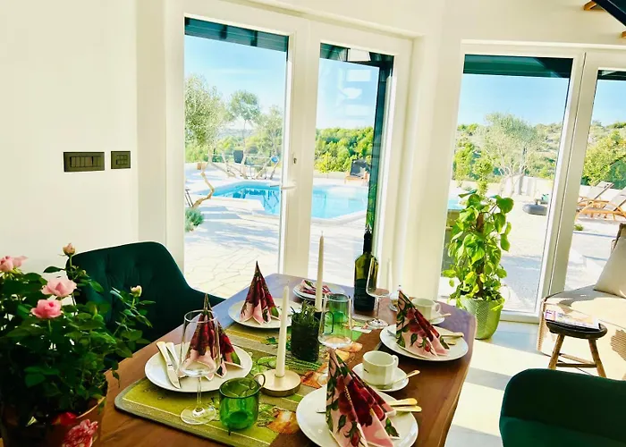 Traumhaftes Mit Pool Appartement Podglavica